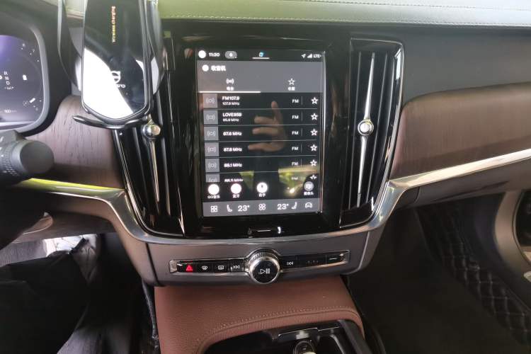Used Volvo S90 2022 B5 Zhiyuan Luxury Edition Audio And AC Panel