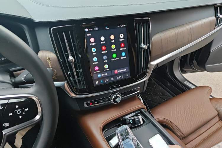 Used Volvo S90 2022 B5 Zhiya Luxury Edition Audio And AC Panel