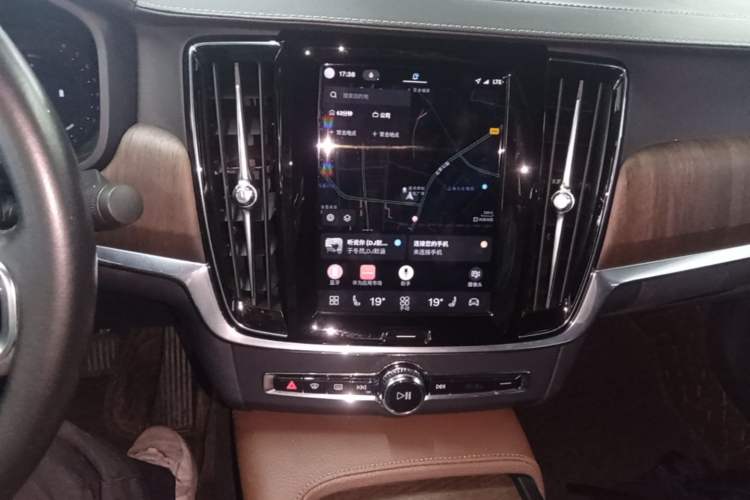 Used Volvo S90 2022 B5 Zhiyuan Luxury Edition Audio And AC Panel