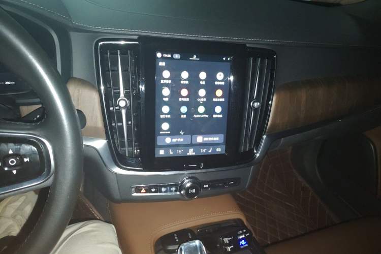 Used Volvo S90 2022 B5 Zhiyuan Luxury Edition Audio And AC Panel