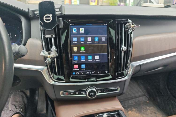 Used Volvo S90 2022 B5 Zhiyuan Luxury Edition Audio And AC Panel