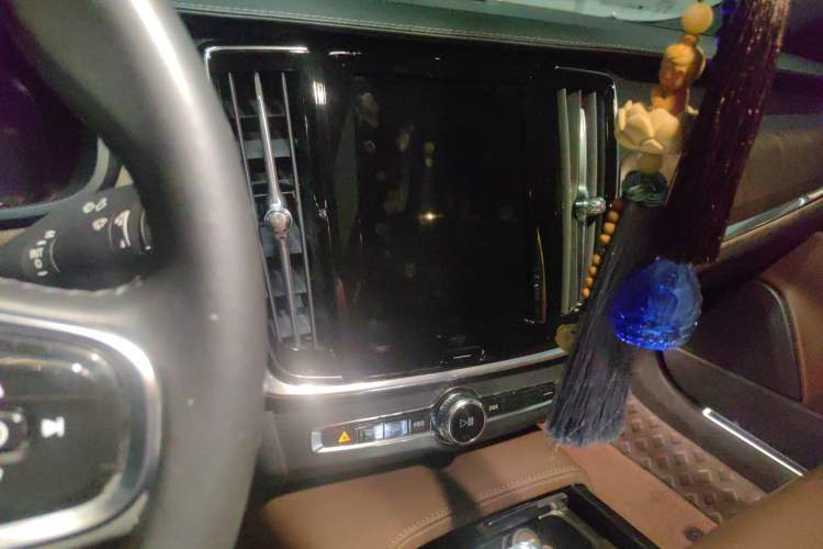 Used Volvo S90 2022 B5 Zhiyuan Luxury Edition Audio And AC Panel