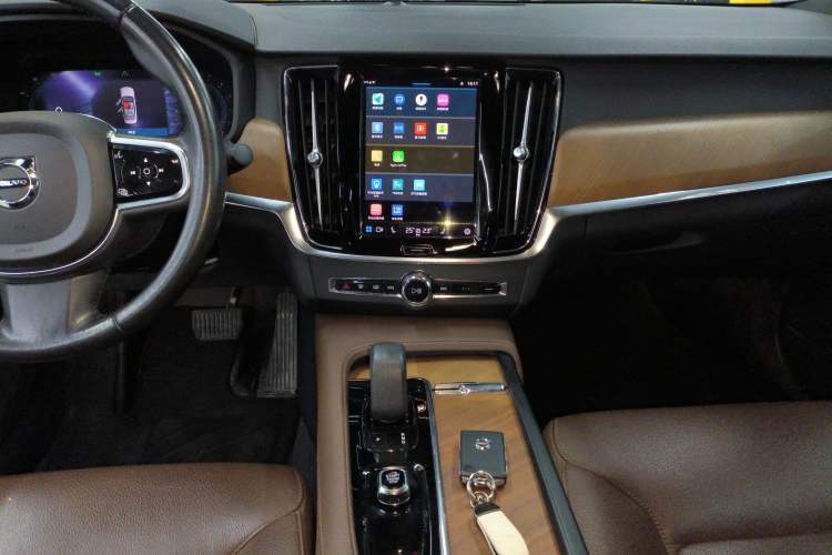 Used Volvo S90 2022 B5 Zhiyi Luxury Edition Audio And AC Panel