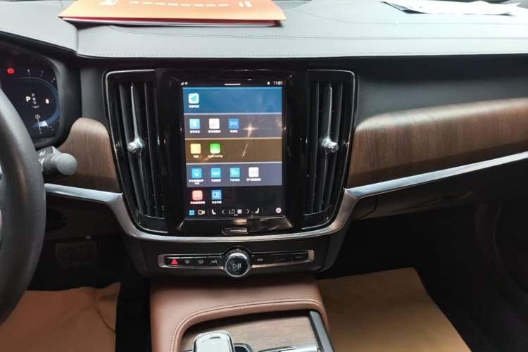 Used Volvo S90 2022 B5 Zhiyuan Luxury Edition Audio And AC Panel