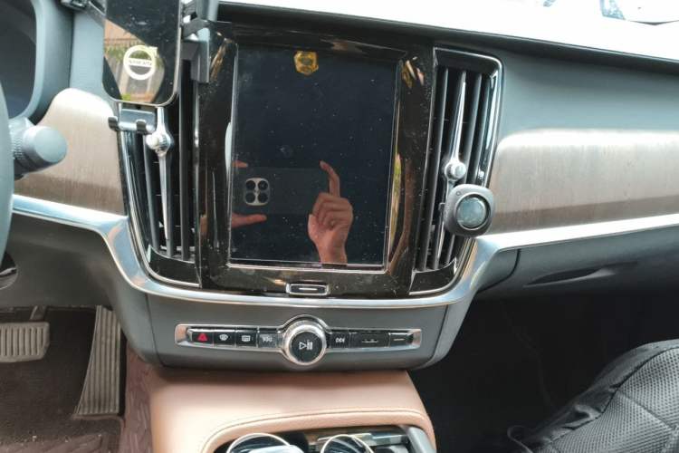 Used Volvo S90 2022 B5 Zhiyuan Luxury Edition Audio And AC Panel