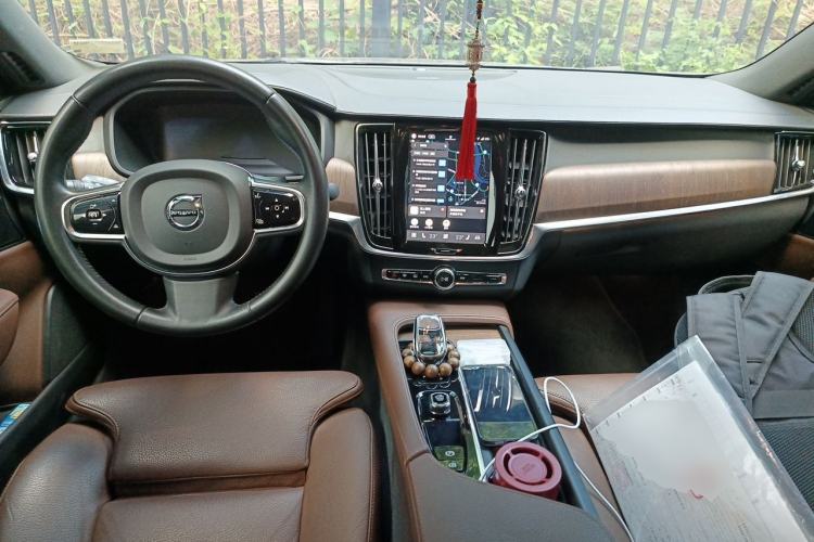Used Volvo S90 2022 B5 Zhiyuan Luxury Edition Center Console