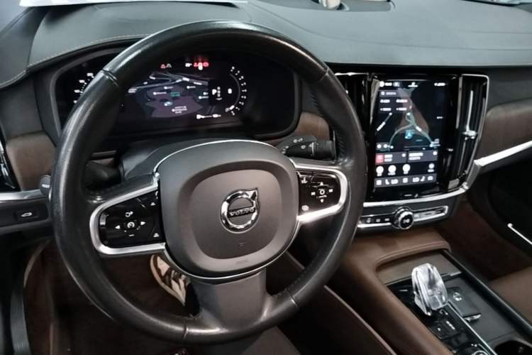 Used Volvo S90 2022 B5 Zhiya Luxury Edition Center Console