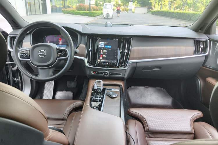 Used Volvo S90 2022 B5 Zhiya Luxury Edition Center Console
