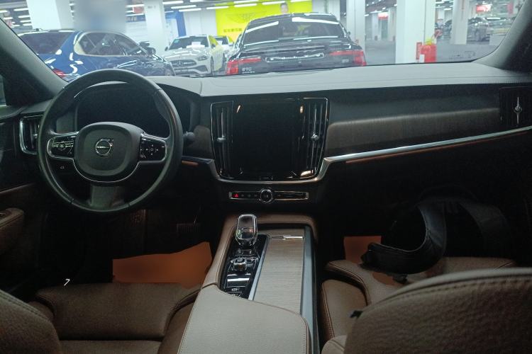 Used Volvo S90 2022 B5 Zhiyuan Luxury Edition Center Console