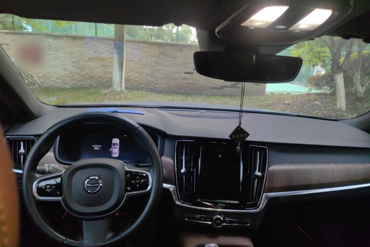Used Volvo S90 2022 B5 Zhiyuan Luxury Edition Center Console