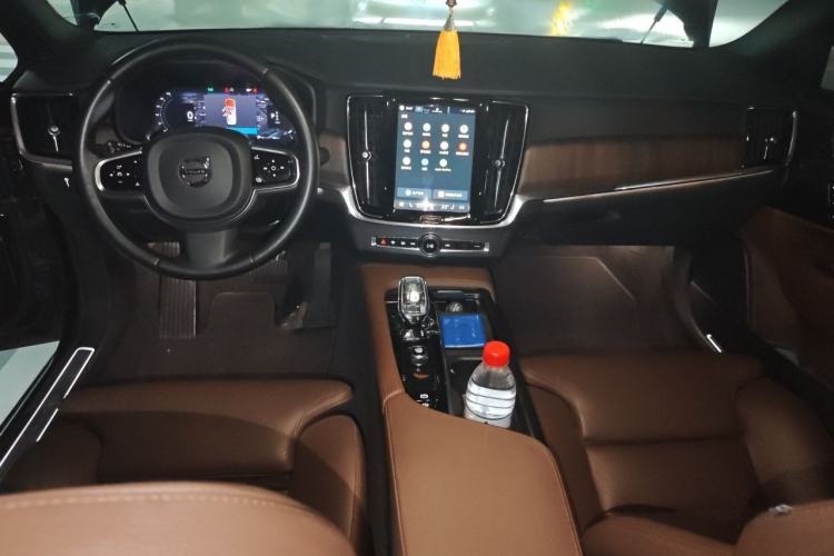 Used Volvo S90 2022 B5 Zhiyuan Luxury Edition Center Console