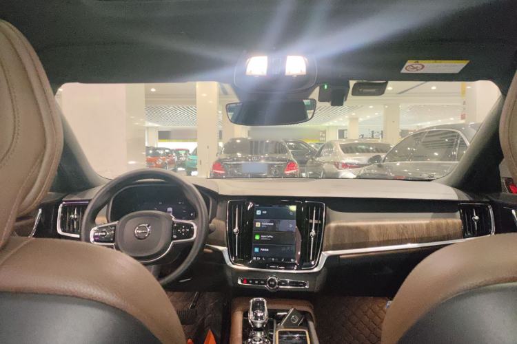 Used Volvo S90 2022 B5 Zhiyuan Luxury Edition Center Console