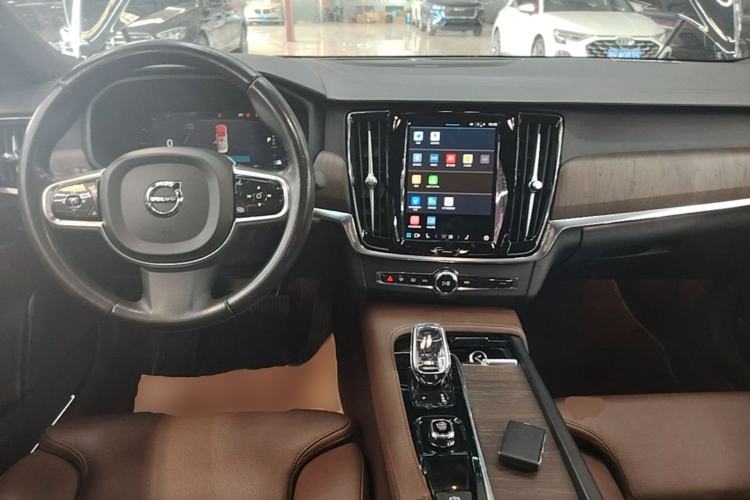 Used Volvo S90 2022 B5 Zhiyuan Luxury Edition Center Console