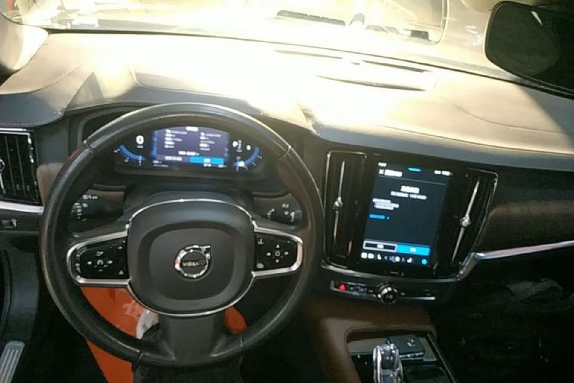 Used Volvo S90 2022 B5 Zhiyuan Luxury Edition Center Console