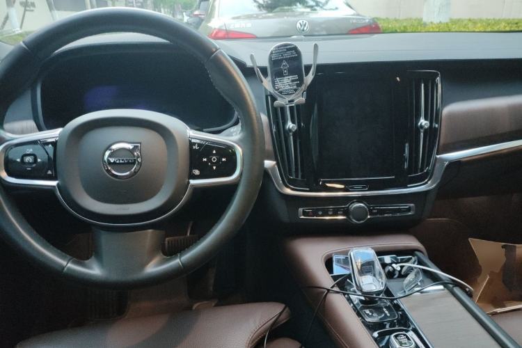 Used Volvo S90 2022 B5 Zhiyuan Luxury Edition Center Console