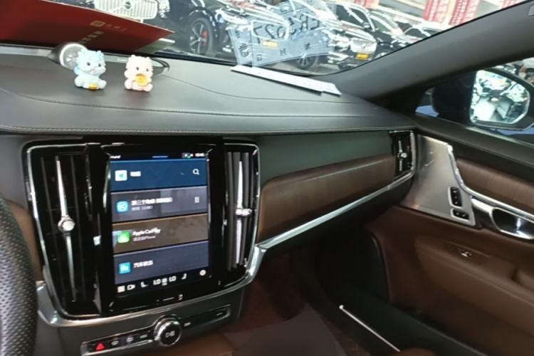 Used Volvo S90 2022 B5 Zhiya Luxury Edition Center Console