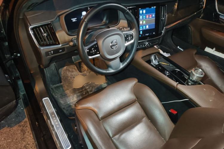 Used Volvo S90 2022 B5 Zhiyuan Luxury Edition Center Console