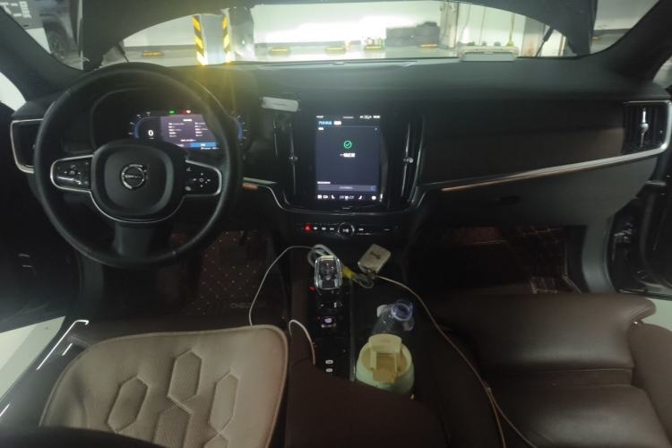 Used Volvo S90 2022 B5 Zhiyuan Luxury Edition Center Console