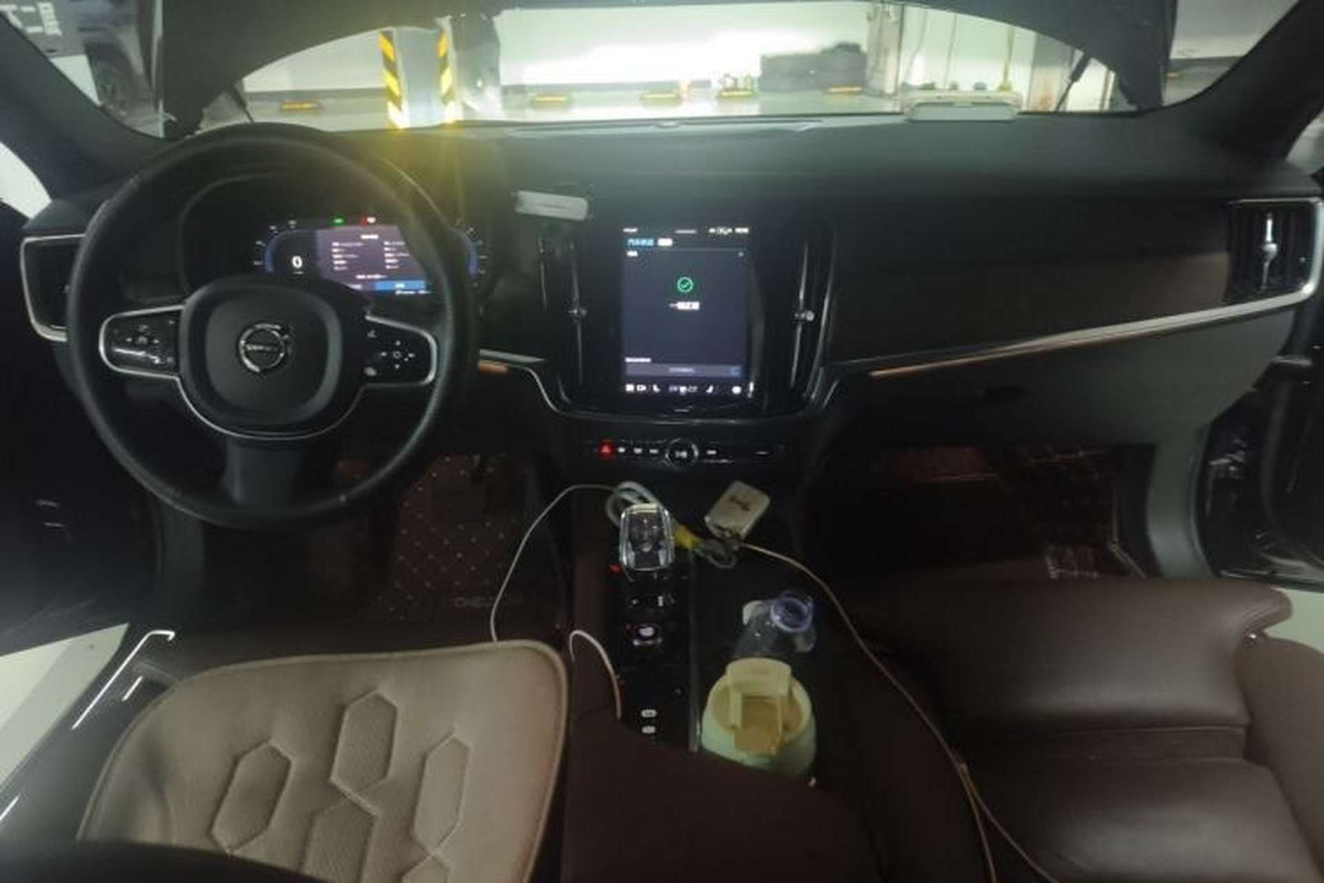 Used Volvo S90 2022 B5 Zhiyuan Luxury Edition Center Console