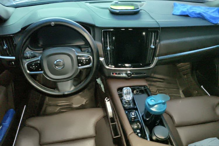 Used Volvo S90 2022 B5 Zhiyuan Luxury Edition Center Console