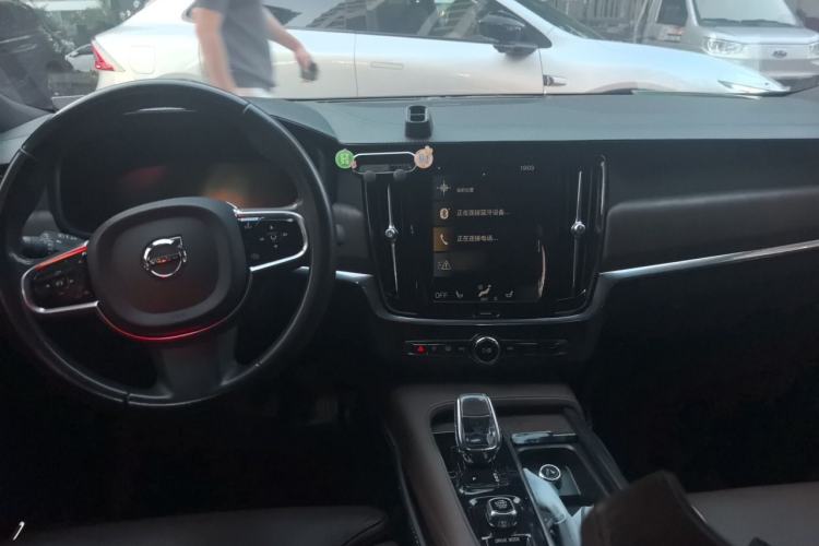 Used Volvo S90 2022 B5 Zhiyi Sport Edition Center Console