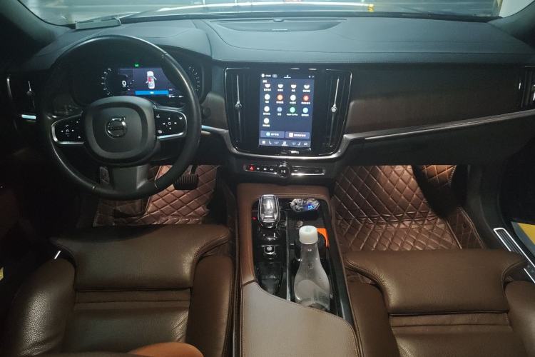 Used Volvo S90 2022 B5 Zhiyuan Luxury Edition Center Console