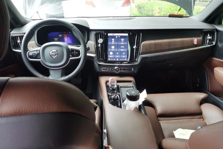 Used Volvo S90 2022 B5 Zhiyuan Luxury Edition Center Console