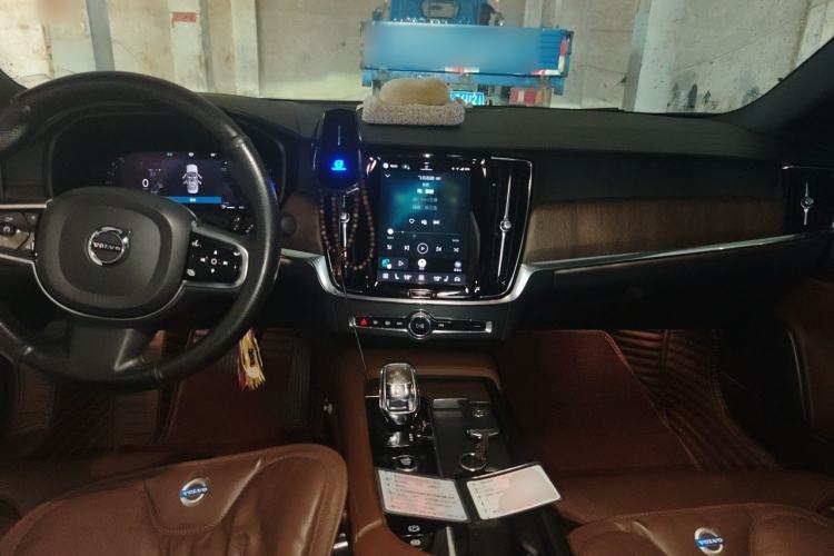 Used Volvo S90 2022 B5 Zhiyuan Luxury Edition Center Console