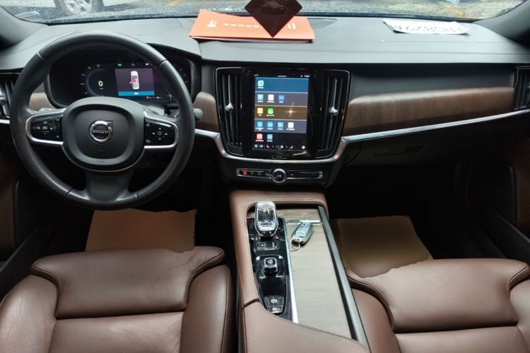 Used Volvo S90 2022 B5 Zhiyuan Luxury Edition Center Console