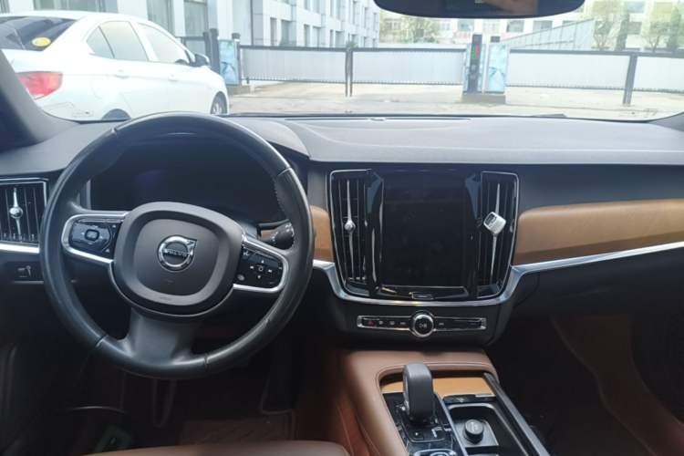 Used Volvo S90 2022 B5 Zhiyi Luxury Edition Center Console