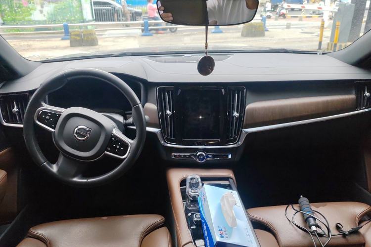 Used Volvo S90 2022 B5 Zhiyuan Luxury Edition Center Console
