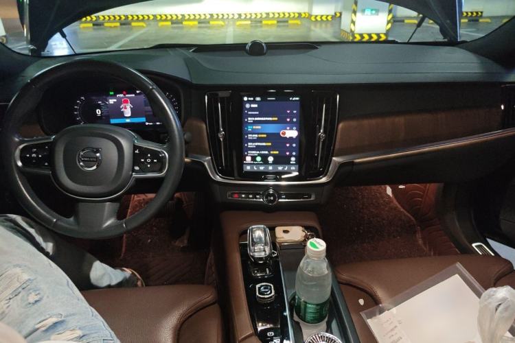 Used Volvo S90 2022 B5 Zhiyuan Luxury Edition Center Console