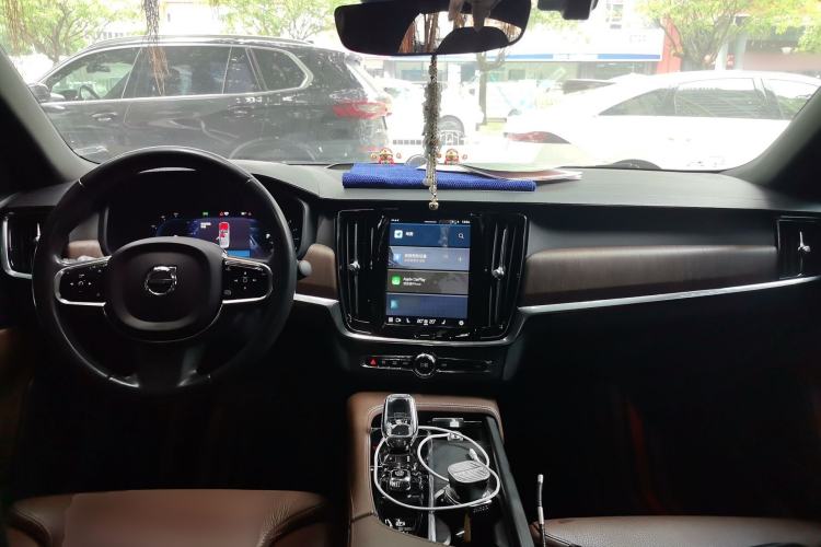 Used Volvo S90 2022 B5 Zhiyi Luxury Edition Center Console