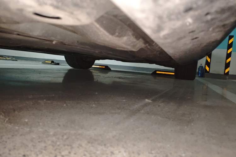 Used Volvo S90 2022 B5 Zhiyuan Luxury Edition Chassis Front Left