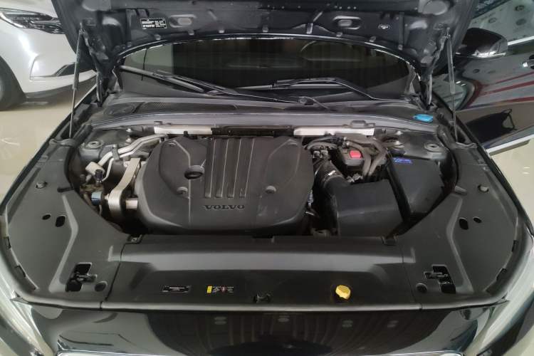 Used Volvo S90 2022 B5 Zhiyi Luxury Edition Engine Bay