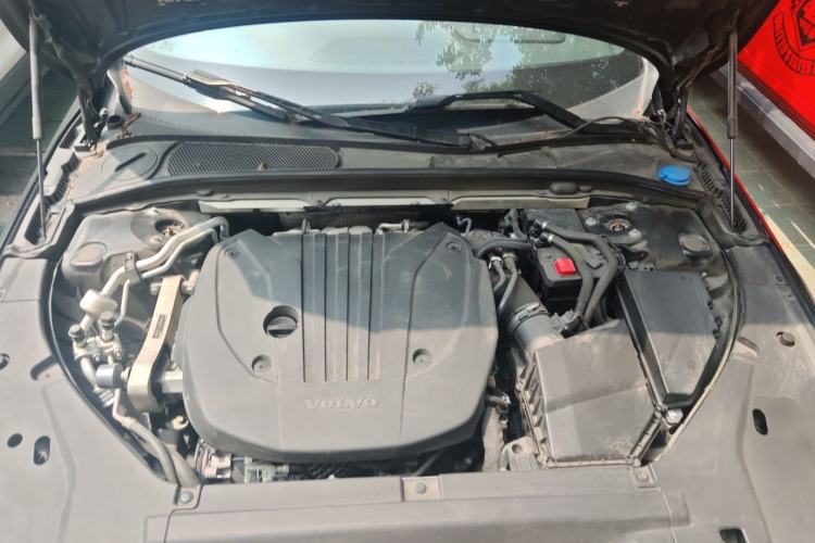 Used Volvo S90 2022 B5 Zhiyi Sport Edition Engine Bay