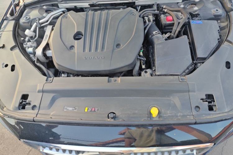 Used Volvo S90 2022 B5 Zhiyi Luxury Edition Engine Bay