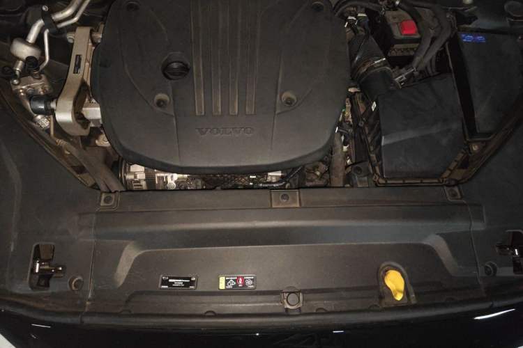 Used Volvo S90 2022 B5 Zhiyi Luxury Edition Engine Bay