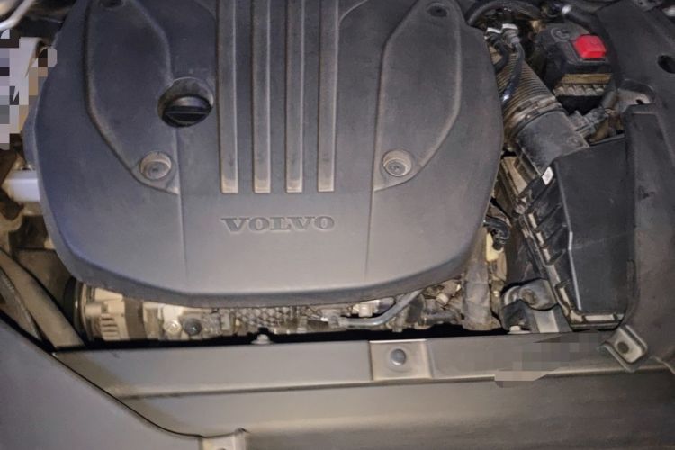 Used Volvo S90 2022 B5 Zhiyi Luxury Edition Engine Bay