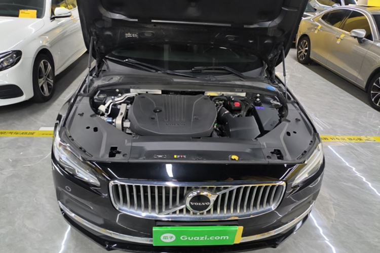 Used Volvo S90 2022 B5 Zhiyi Luxury Edition Engine Bay