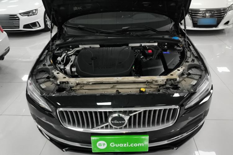 Used Volvo S90 2022 B5 Zhiyi Luxury Edition Engine Bay