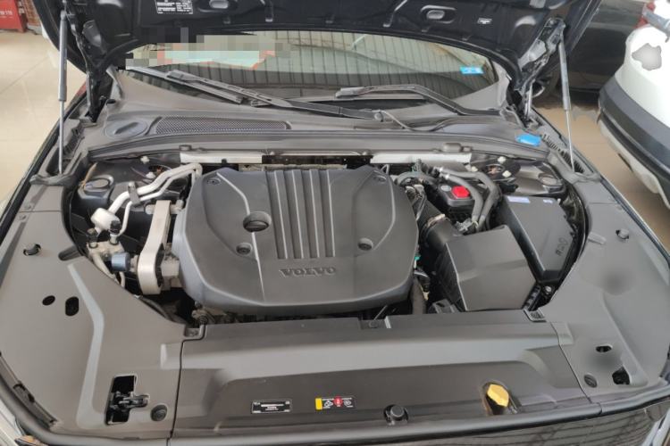 Used Volvo S90 2022 B5 Zhiyi Luxury Edition Engine Bay
