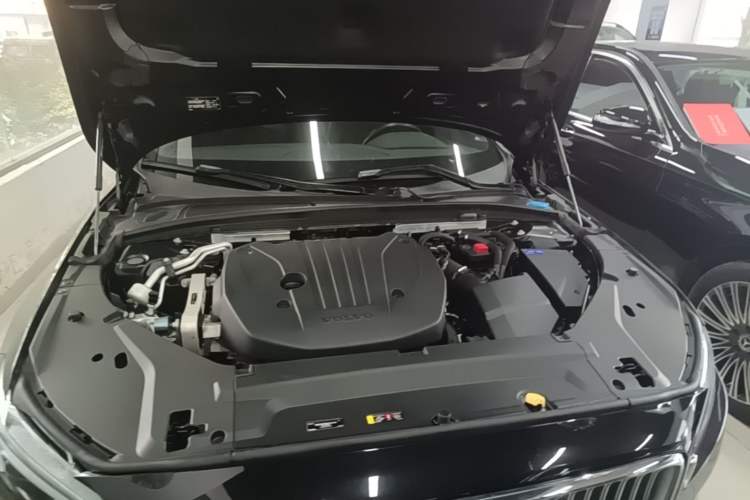 Used Volvo S90 2022 B5 Zhiyi Luxury Edition Engine Bay