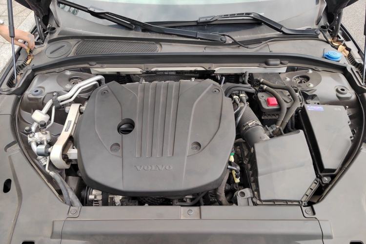 Used Volvo S90 2022 B5 Zhiyuan Luxury Edition Engine Bay