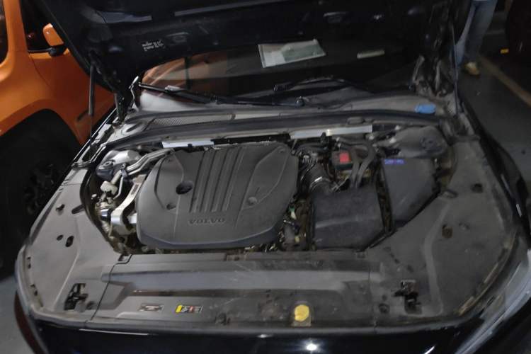 Used Volvo S90 2022 B5 Zhiyi Luxury Edition Engine Bay