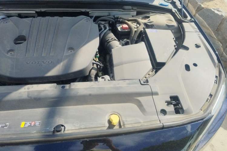 Used Volvo S90 2022 B5 Zhiyi Luxury Edition Engine Bay Left