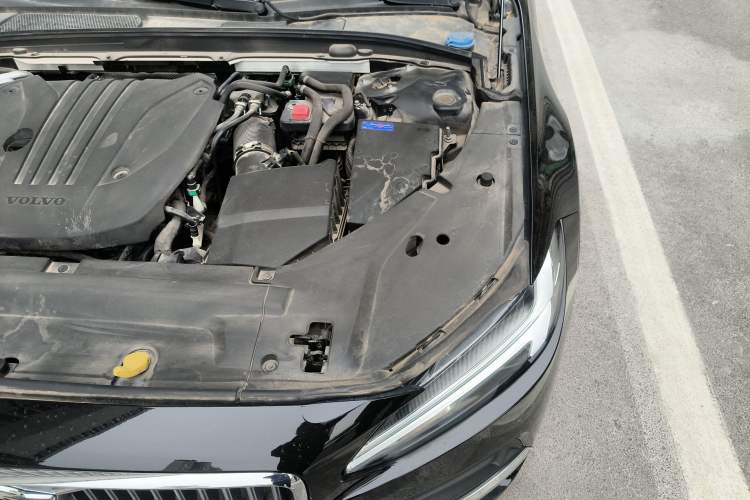 Used Volvo S90 2022 B5 Zhiyi Luxury Edition Engine Bay Left