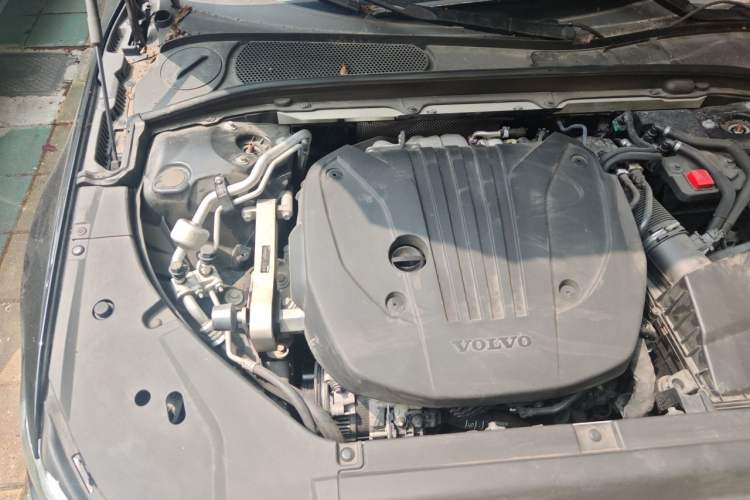 Used Volvo S90 2022 B5 Zhiyi Sport Edition Engine Bay Right