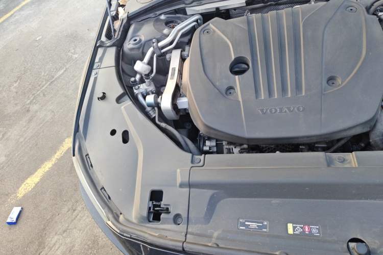 Used Volvo S90 2022 B5 Zhiyi Luxury Edition Engine Bay Right