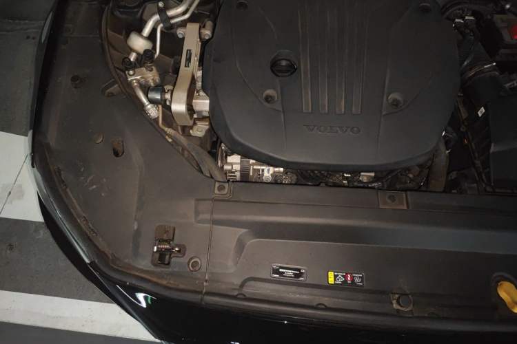 Used Volvo S90 2022 B5 Zhiyi Luxury Edition Engine Bay Right